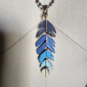 Elegant Blue Gradient Feather Necklace On Ball Chain